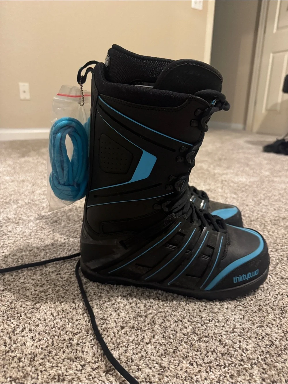 thirtytwo Men’s Black & Blue Snowboard Boots
